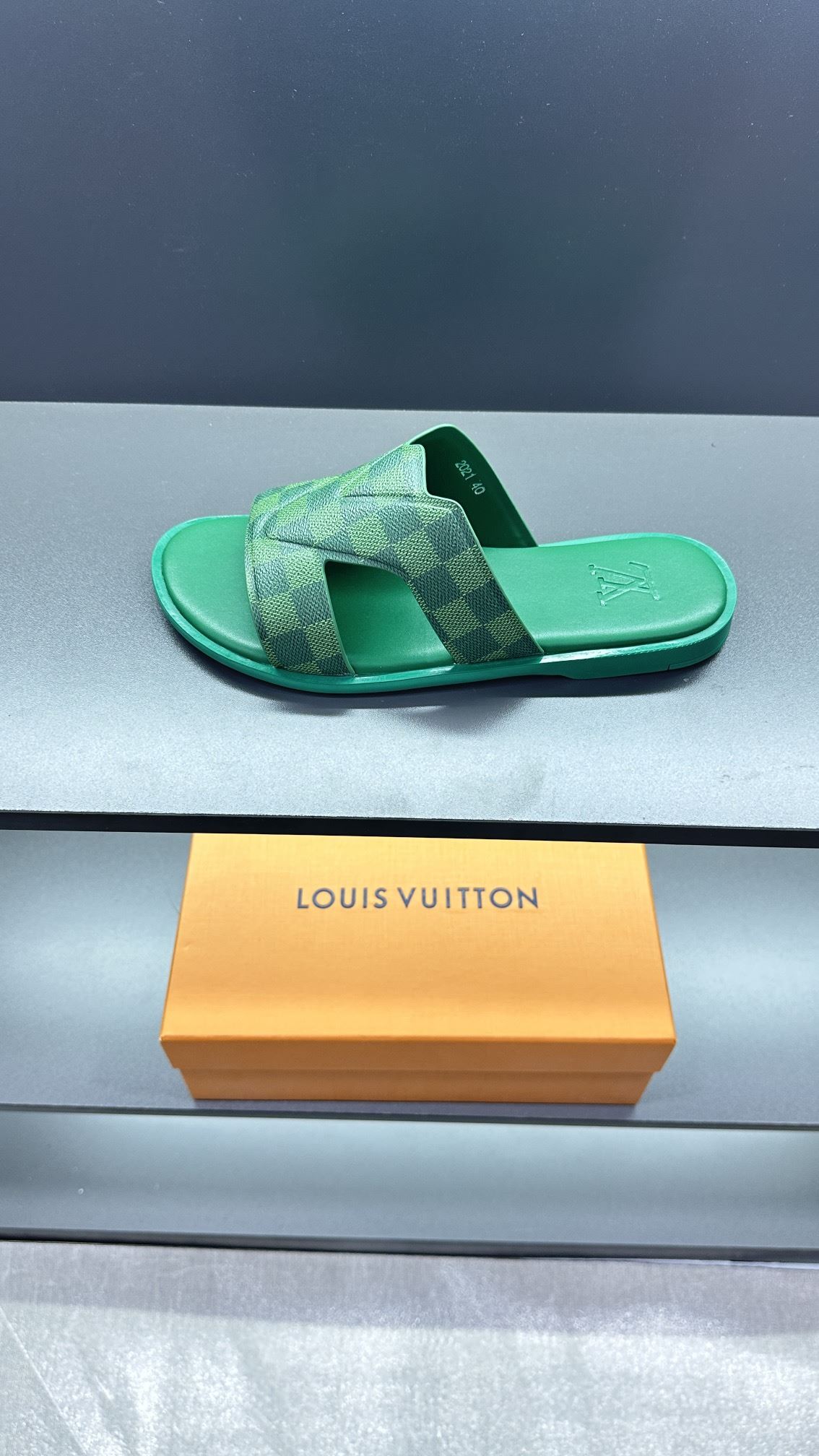 Louis Vuitton Slippers